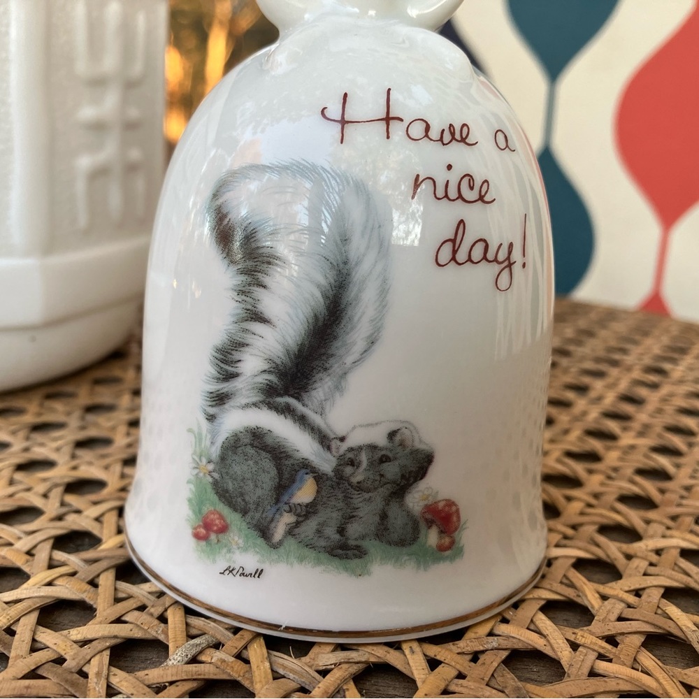Cloverleaf Lane Designers Collection Skunk "Have a Nice Day" Linda K Powell Bell - Picture 8 of 8